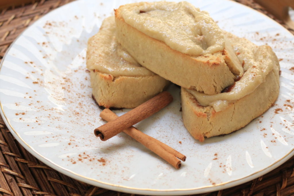Gluten free paleo cinnamon rolls